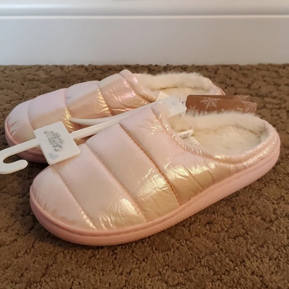 Girls Capelli of New York Puffy Scuff Slippers Size Large 1/2 fleece lining NWT
